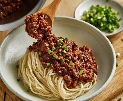 AL Noodles & Minced Pork with Sauce