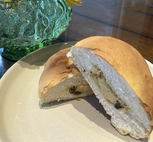 James Bun Custard Bread with raisin 葡萄乾奶酥麵包